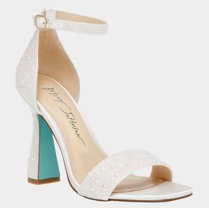 Betsey Johnson Dani - ankle strap pearl heel